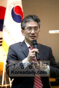 재선 소감을 밝히는 선우인호 협회장. 