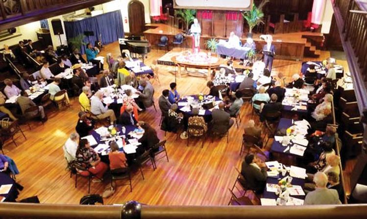 지난 4일 맨해튼 '브로드웨이 프레스바이테리안 처치(Brodway Presbyterian Church)'에서 100여 명의 노회원들이 참여한 가운데 정기노회가 열리고 있다. [사진 하크네시야교회]