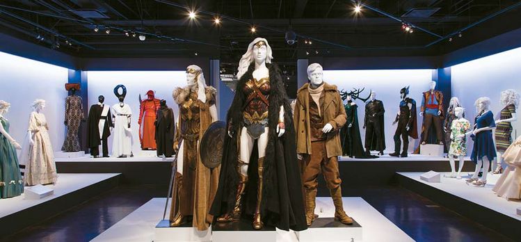 화제의 영화 속에 등장했던 의상이 전시되는 FIDM 영화 의상 전시회가 열린다.