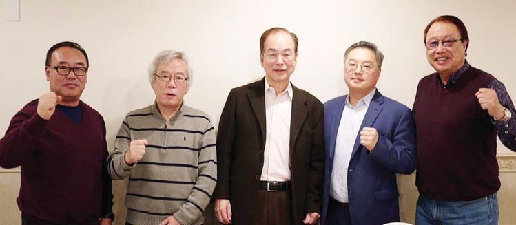23일 뉴욕한인회 이사회가 선출한 36대 뉴욕한인회장 선거관리위원회. 왼쪽부터 안경배 대뉴욕지구태권도협회장, 박운용 한인권익신장위원회장(부위원장), 임종부 변호사(위원장), 김광수 변호사, 문용철 롱아일랜드 한인회장.