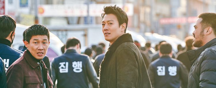 롱 리브 더 킹은 목포 영웅이 되는 조직 보스 역을 맡은 주연 김래원의 강렬한 연기로 완성됐다. [영화사 제공]
