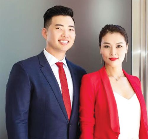 다니엘 김 변호사와 아내 민아 김씨. 김 변호사는 교통사고 전문으로 미국 법조계에서 실력을 인정받는다.