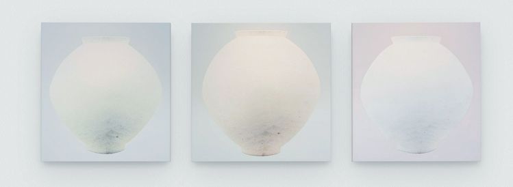 최영욱 작가의 연작 '카르마'.