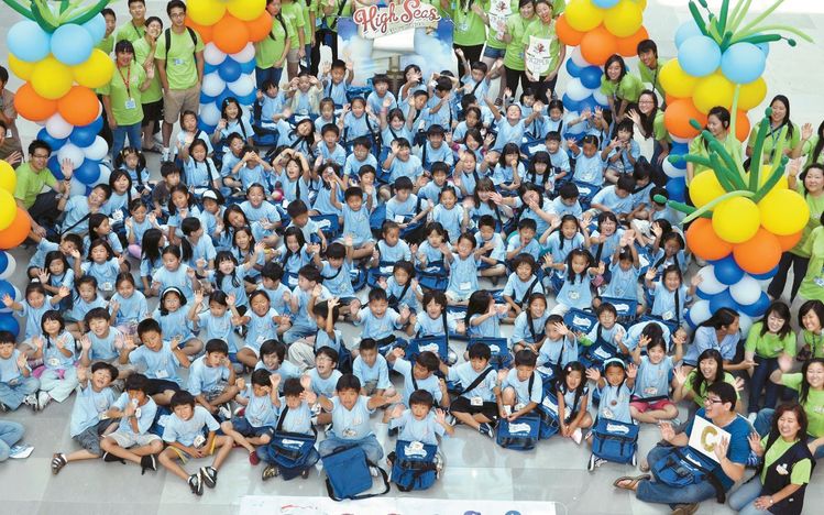 올해는 아이들이 여름성경학교(VBS)를 집에서 하게 됐다. 예년과 달리 온라인으로 진행하는 교회가 많아졌기 때문이다. 사진은 은혜한인교회에서 진행됐던 VBS의 단체 사진.