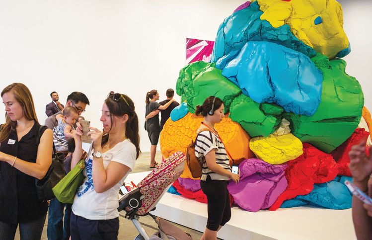 2014년 제프 쿤스 회고전에 나온 플레이도우(Play-Doh), 뉴욕시 휘트니미술관(Whitney Museum of American Art on Madison Avenue, New York), 2014년 9월 28일 촬영, Robert Nickelsberg/ 알라미(Alamy Stock Photo)