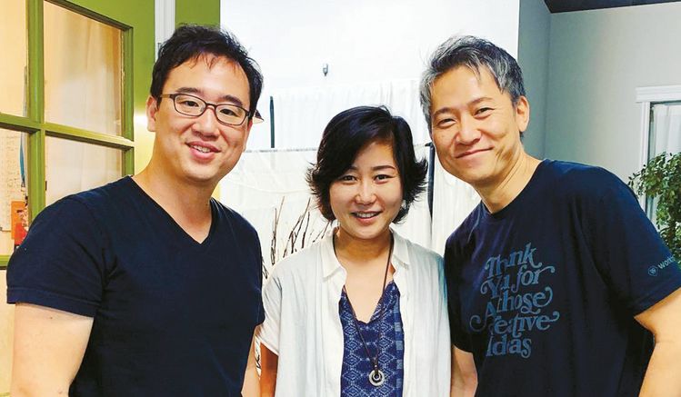 마론인형의 단편영화를 제작을 맡은 데종 필름 종유석 감독, 이즈키엘 전수경 대표, 전성재 프로듀서. (왼쪽부터)