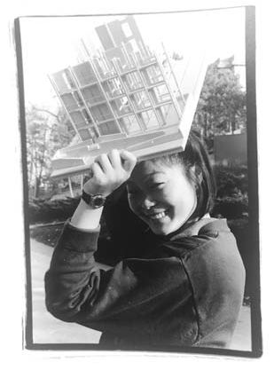 코넬대 건축학부 최초의 여성 학장인 윤미진 교수와 그의 건축학도 시절 모습. [사진 오픈 포럼·윤미진 학장]