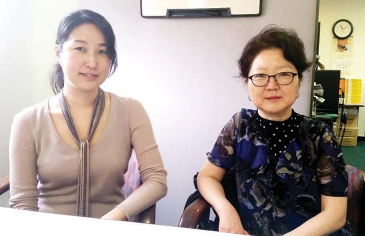 한국전통음악을 바탕으로 장르를 넘나들며 실험적인 연주활동을 하고 있는 가민(왼쪽)과 미술가인 김희정 작가는 31일 맨해튼 CRS에서 미술과 음악이 함께 만나는 전시 공연을 펼친다.
