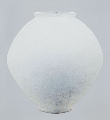 도자기에서 볼수 있는 오묘한 색감과 무수한 빙열을 세밀하게 표현한 최영욱 작가의 작품.