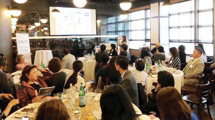 아시아나항공과 인천공항공사는 23일 맨해튼 랜드마크 식당에서 인천공항 환승객 유치를 위한 홍보 행사를 열고 주류사회 여행사와 항공권 판매 에이전트들에게 업그레이드 된 환승 서비스를 홍보했다.