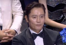 '수상 빈손' 이병헌은 왜 불렀나..'오겜' 오프닝만 이용당한 대배우? [청룡어워즈]
