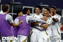 미쳤다! '첫 선발→풀타임' 손흥민, MLS 1호 도움 작렬... 90분간 '미친 존재감'으로 2-0 승리 이끌어[경기종료]