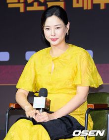 둘째 출산 임박! 이하늬, ‘애마’ 제작발표회에서 건강 상태 자랑하며 다음 주 출산 예정 밝혀