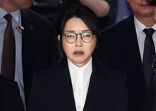 김건희 여사, 건강 문제로 특별검사 출석 불참…자필 사유서 제출에 국민 관심 집중