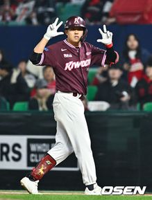 키움 히어로즈-롯데 자이언츠 경기 관련 이미지