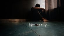 찌를 곳 없자 여기까지 찔렀다…마약 빠진 14살 소녀 지옥