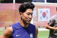 고개 숙인 손흥민 “팬분들께 죄송…지금도 현실 받아들이기 힘들다”