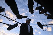 트럼프 “그러다 중국에 진다”…죄수 딜레마 빠진 ‘AI 종말론’