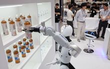 AI 대전환의 초입 ‘고용의 역설’…일자리 늘었는데 20대는 줄었다