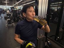 술·담배 달고 살던 회장, 84세 몸짱 됐다…매일 먹은 ‘이 가루’