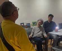 ‘韓 첫 오스카상’ 윤여정, 자택서 팔순잔치…“우리끼리 조촐하게”