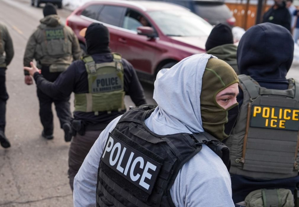 중간선거 빨간불?…미국인 60% 