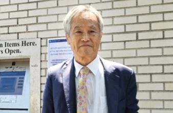 퀸즈공립도서관 ‘1급 간병인 국가자격증 무료교육’을 주관하는 아메리칸 자원봉사센터(AVC)의 벤자민 김 대표.   [사진 퀸즈공립도서관]