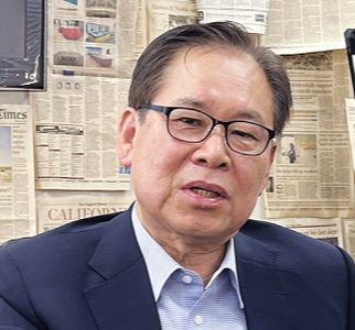 국경 넘는 K-교육, LA가 거점…문휘창 사이버외대 총장