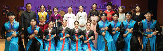 뉴욕한국문화원은 지난달 29일 ‘한국의 소리와 리듬’ 국악 공연을 성황리에 개최했다. 이번 공연은 28일 펼쳐진 제23회 세계한국국악경연대회를 기념하는 공연으로, 올해 대회에서 문화체육관광부장관상을 수상한 2세 국악인들의 뉴욕 데뷔 무대이기도 했다.  [뉴욕한국문화원]