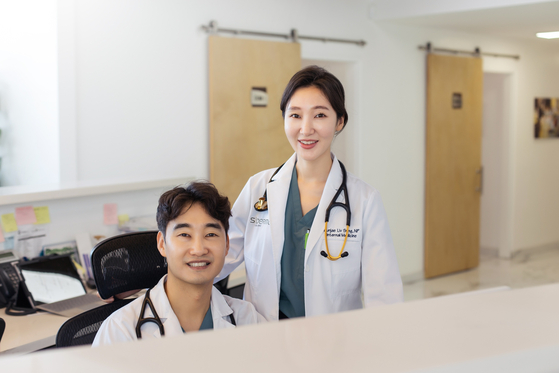 지역에 헌신하는 성동진, 성은제 남매 원장.
