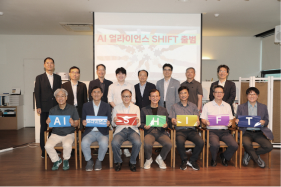 [Nam-Hoon Cho (second from left, front row), CEO of KGround Ventures and planner of the AI Alliance, with the co-chairs of the K-Physical AI Council (Seok-Jin Yoon, former president of KIST; In-Suk Han, Director of the K-Bio Lab Hub; and Nam-Hoon Cho) and participating startups.Photo provided by KGround Ventures]