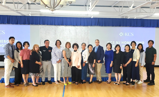 KCS 한인봉사센터는 10일 뉴저지주 테너플라이 KCS NJ에서 후원자와 파트너, 내빈 등이 참석한 가운데 '재택 식사 서비스 프로그램(Homebound Meal Services Program)' 공식 론칭 기념 특별 기자회견을 개최했다.