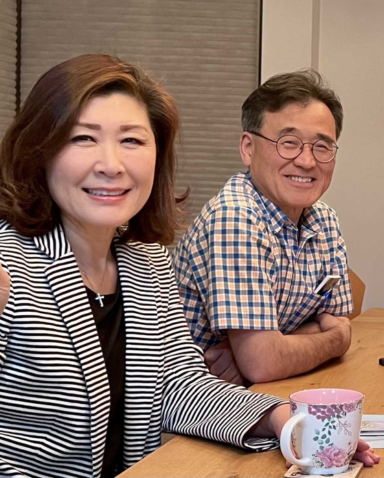 리디아 전(왼쪽) 원장과 전달훈 박사. [GIFT 전인 코칭 전문학교 제공]