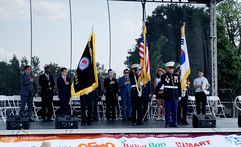 축제 첫날인 9일 열린 공식 개막식