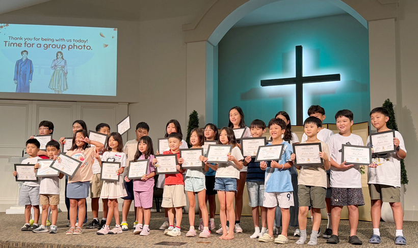 KPAC 인디애나 지부가 최근 창립됐다. 사진은 5일 사물 캠프에 참여한 학생들이 수료증을 받고 기념사진을 촬영하고 있다. [사진=샛별한국학교 제공]  
