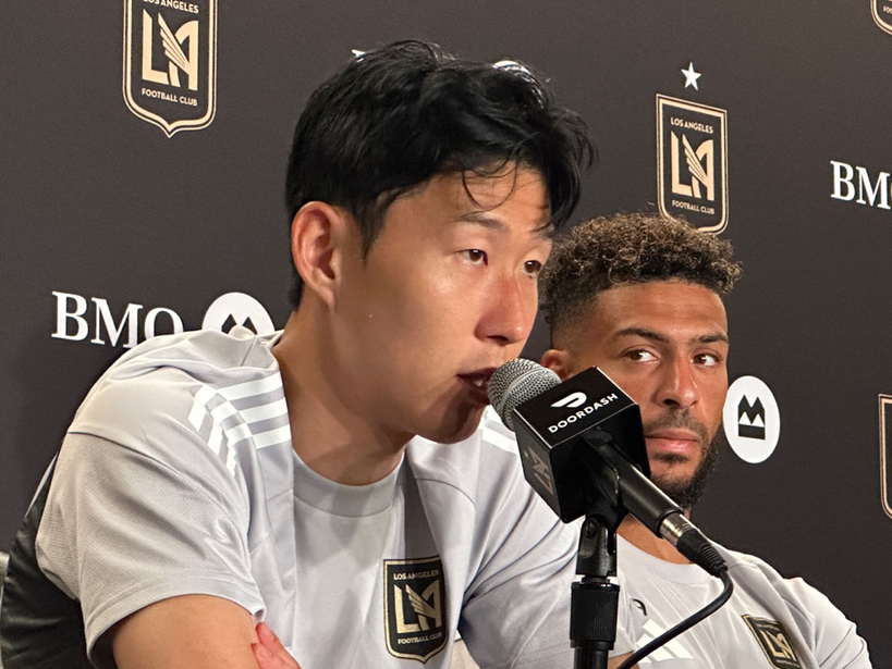 LAFC의 손흥민이 BMO 스타디움에서 샌디에이고 FC와의 경기를 마친 뒤 포스트게임 기자회견에서 경기에 대한 소감을 밝히고 있다. 김상진 기자