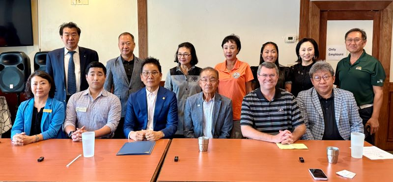6일 한인회가 주최한 긴급 기자회견에 한인회 관계자들뿐 아니라 샘 박, 맷 리브스 주 하원의원, 미쉘 강 주 하원의원 후보가 참석했다.