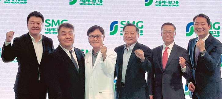(왼쪽부터) 단 김 SMG 사장, 폴 장 박사, 한승수 한미메디컬그룹 회장, 조셉 김 박사, 배호석 박사, 리처드 박 SMG회장이 간담회를 마치고 기념사진을 촬영하고 있다.