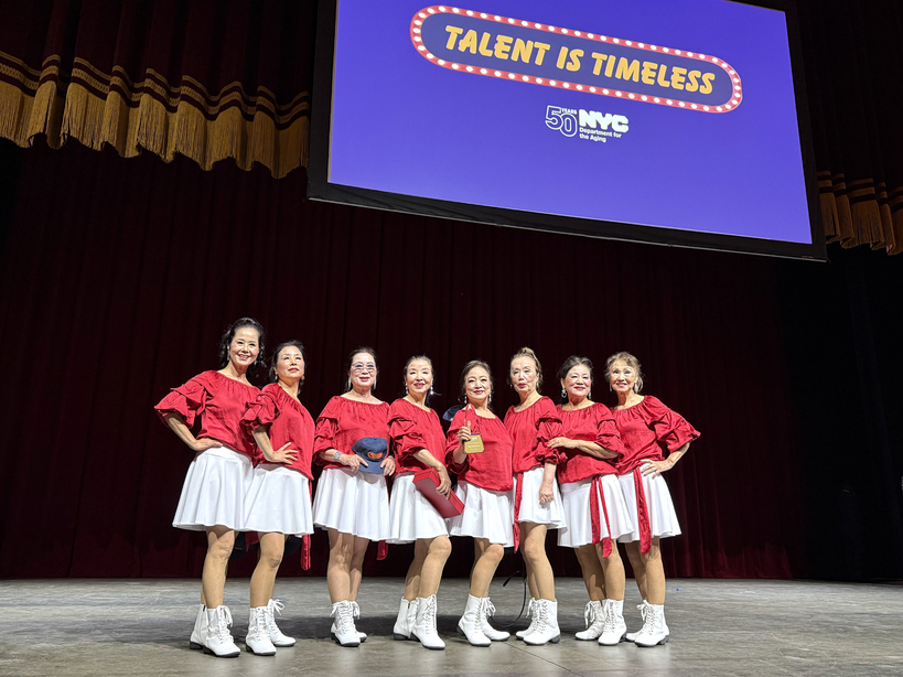 KCS 한인봉사센터 시니어 댄스팀은 지난 16일 열린 뉴욕시 주최 'NYC Aging Talent is Timeless 2025 Grand Finale' 그랜드 파이널에서 열정적이고 완성도 높은 공연으로 영예의 1등상을 수상했다. [사진 KCS]