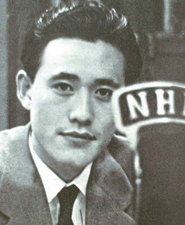 1950년 12월 NHK 스튜디오에서 방송중인 위진록. [본인 제공]