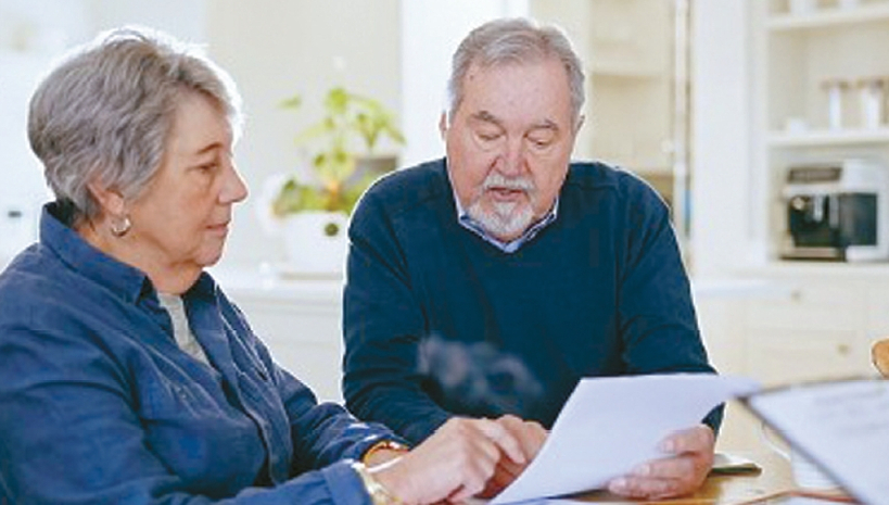 은퇴 후 인플레이션과 소셜 연금 변화에 대비해 전문가 상담·은퇴 계산기 활용 등 현실적 계획을 세워야 한다. 