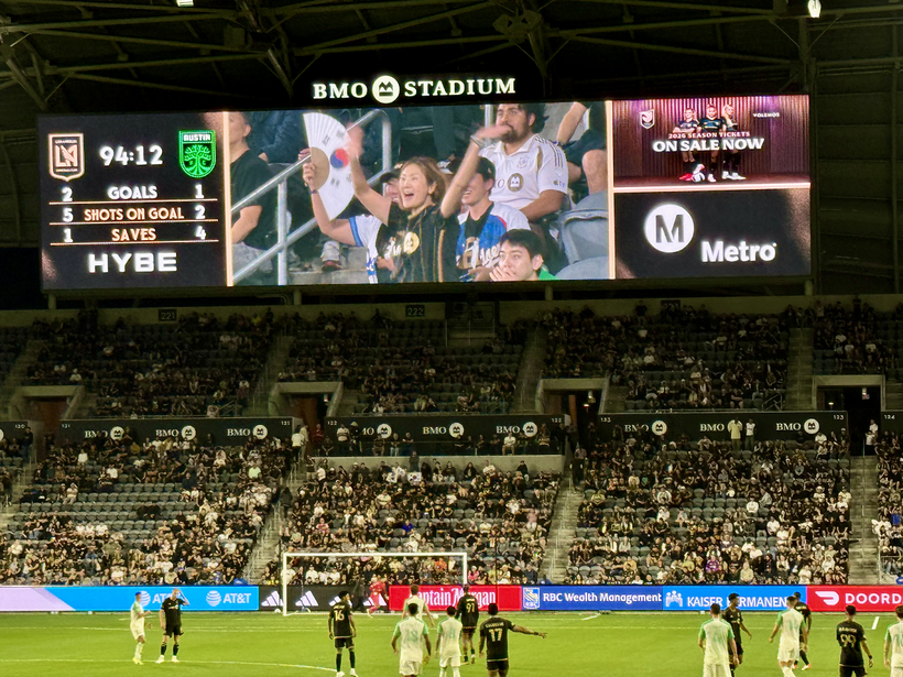 LAFC가 29일 BMO 스타디움에서 열린 플레이오프 1차전에서 오스틴 FC를 2-1로 꺾었다. 이로써 LAFC는 메이저리그사커(MLS) 우승을 향한 첫 단추를 무사히 끼웠다. 2차전은 내달 2일 오후 5시 45분(서부시간), 오스틴 FC의 홈구장인 Q2 스타디움에서 열린다.