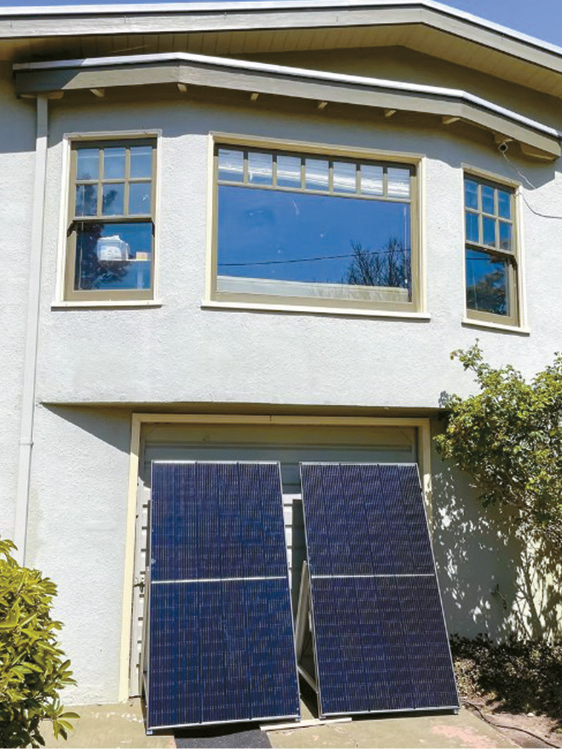 소형 태양광 패널이 설치된 모습. [웹사이트 캡처] 