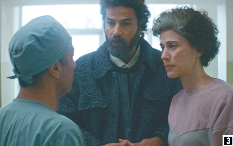 자파르 파나히 감독은 2010년부터 이란 정부로부터 일체의 영화 제작 금지령을 받았다. 그래서 비밀리에 촬영된 이 영화는 2026년 아카데미상에 배급권을 가진 프랑스 영화로 출품된다. [NEON]