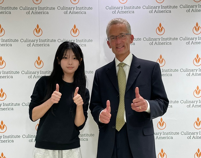 김규린과 미국 최고의 요리학교ㆍ전 세계에서 가장 영향력 있는 요리학교 중 하나로 평가받는 미국C.I.A대학 Michiel Bakker 총장] 