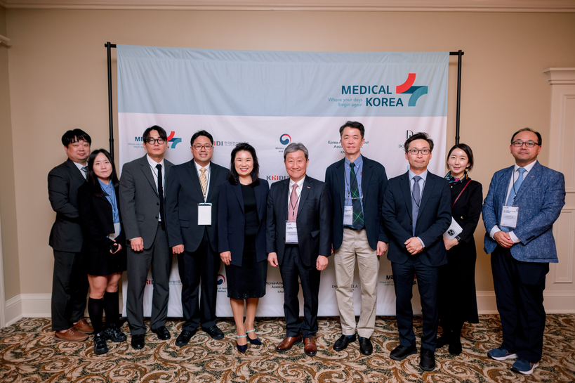 Donna Bella Laser Medspa와 한국보건산업진흥원 관계자들이 한미의료협력 관련 기관을 방문, 양국간 의료시스템 구축방안을 논의했다.