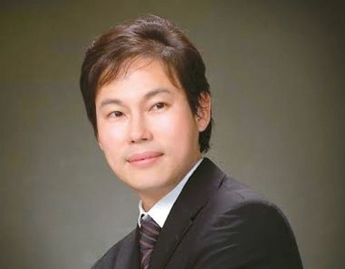 상담부터 승인까지 전 과정을 직접 책임지는 이민법 전문 오완석 변호사. 