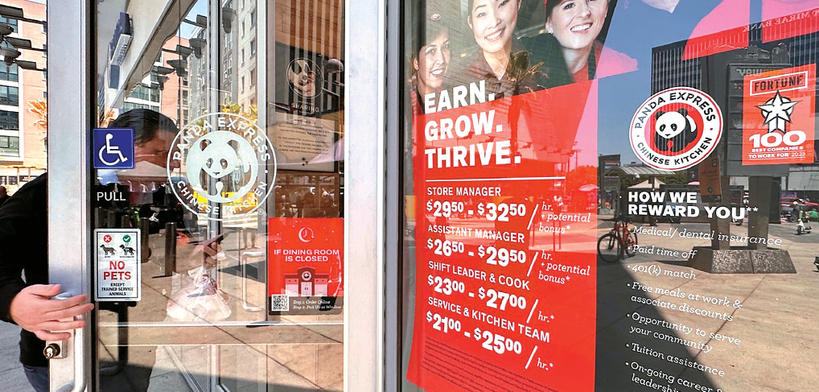 가주 임금이 전국 4위 임에도 주택 구매는 힘든 것으로 나타났다. LA한인타운의 한 음식점에 내걸린 구인 안내문. 박낙희 기자