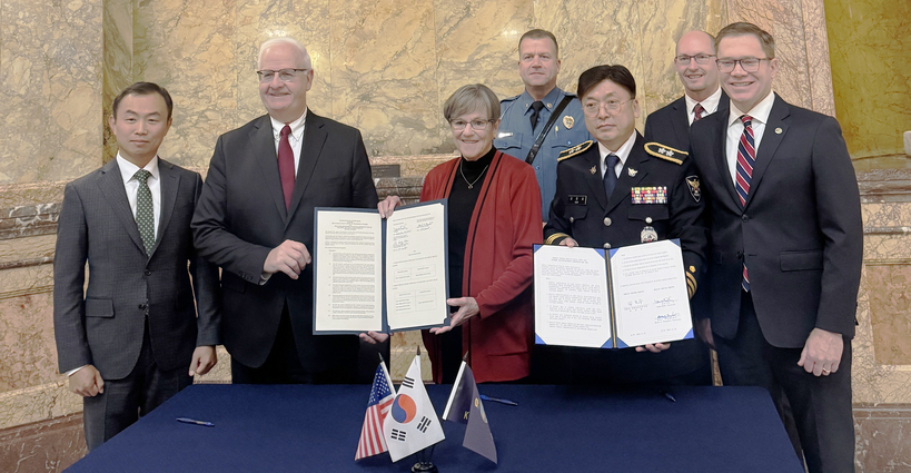 지난 10일 열린 한국 경찰청과 캔사스주의 운전면허 상호 인정 약정 체결식. [사진=시카고 총영사관 제공]