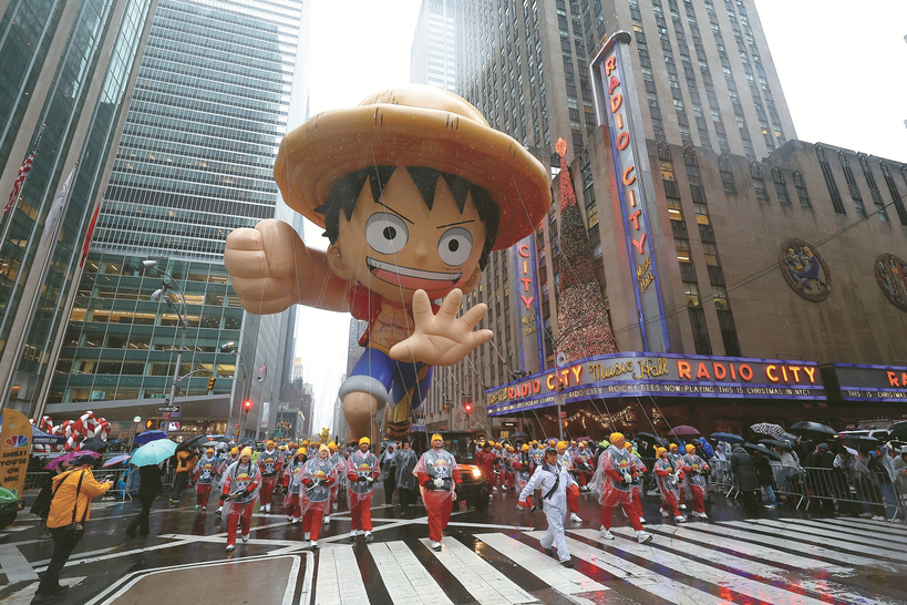 지난해 11월 28일 추수감사절? 뉴욕 맨해튼 6번가를 따라 제98회 메이시스 퍼레이드가 펼쳐지고 있다.